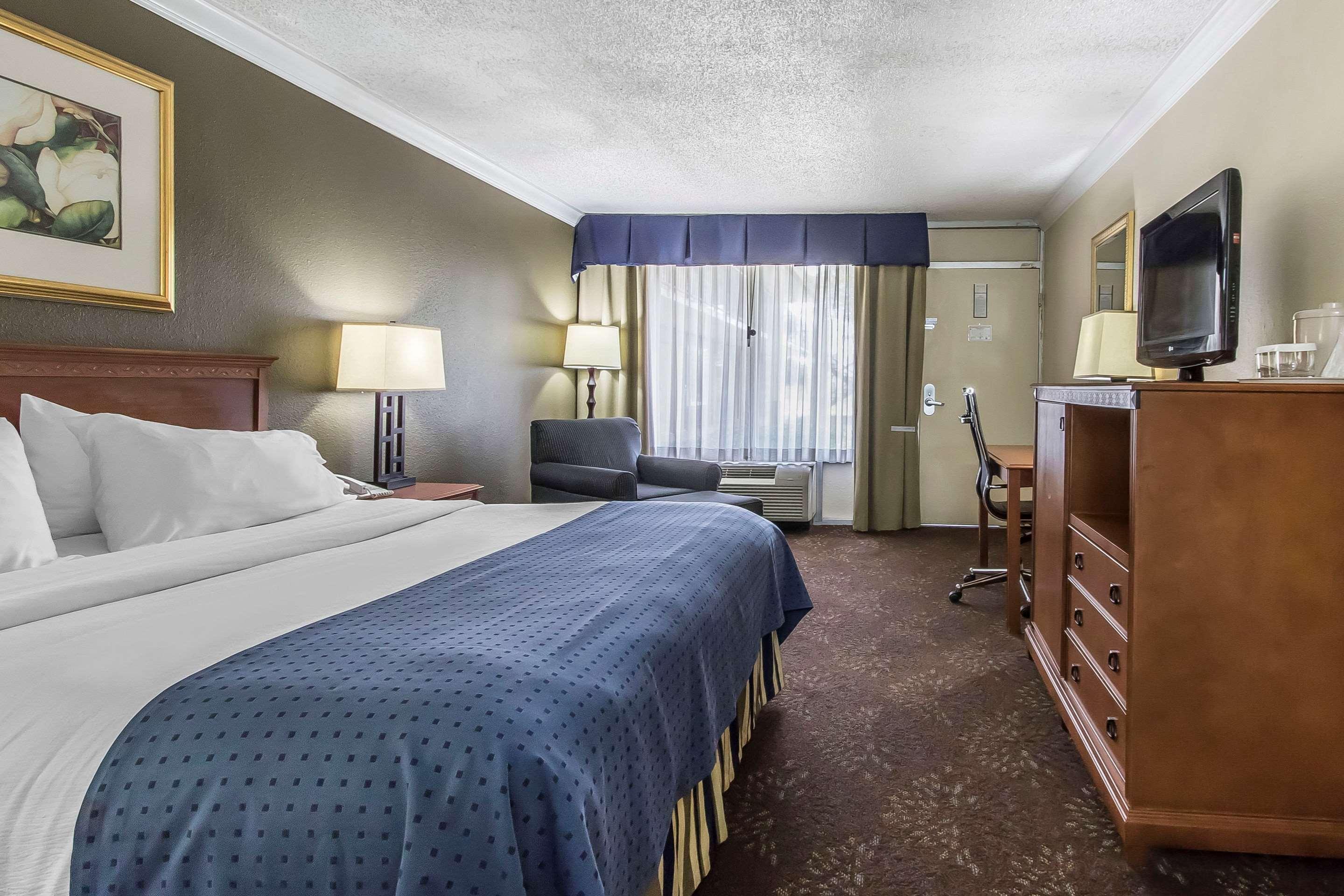 Clarion Inn Морган-Сити Экстерьер фото